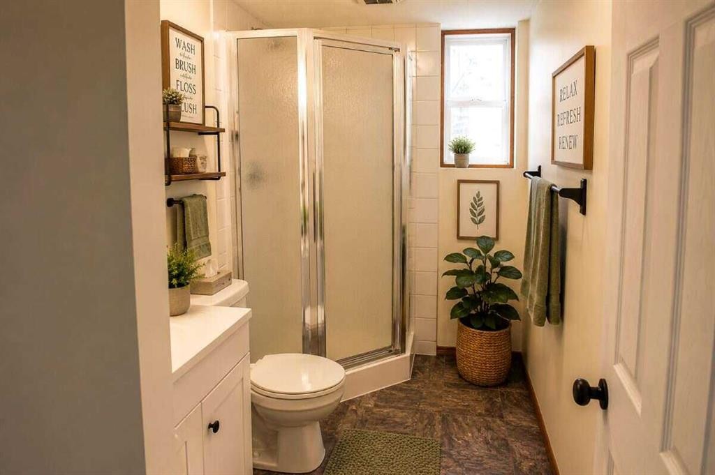 145-37411 Waskasoo Avenue, Rural Red Deer County, AB - Indoor Photo Showing Bathroom