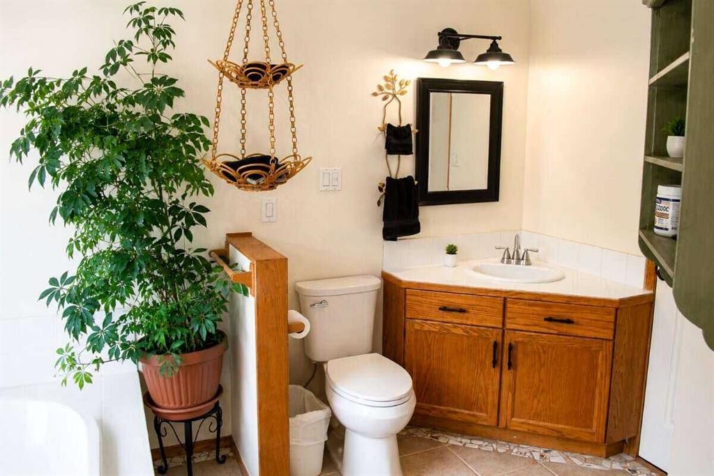 145-37411 Waskasoo Avenue, Rural Red Deer County, AB - Indoor Photo Showing Bathroom