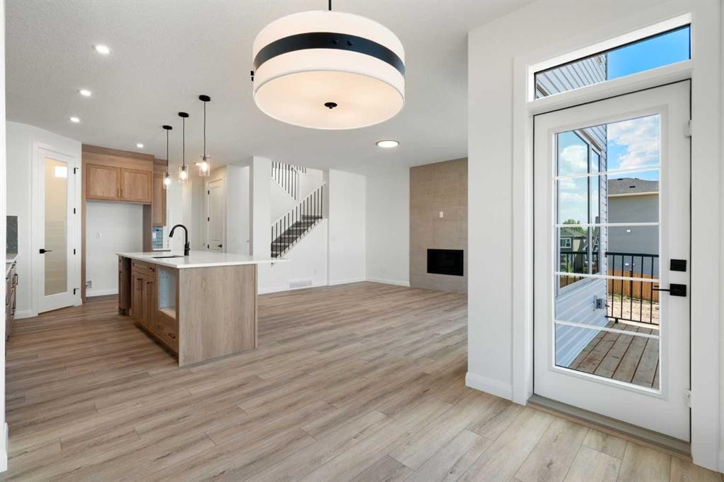 331 Rivercrest Road, Cochrane, AB - Indoor Photo Showing Kitchen