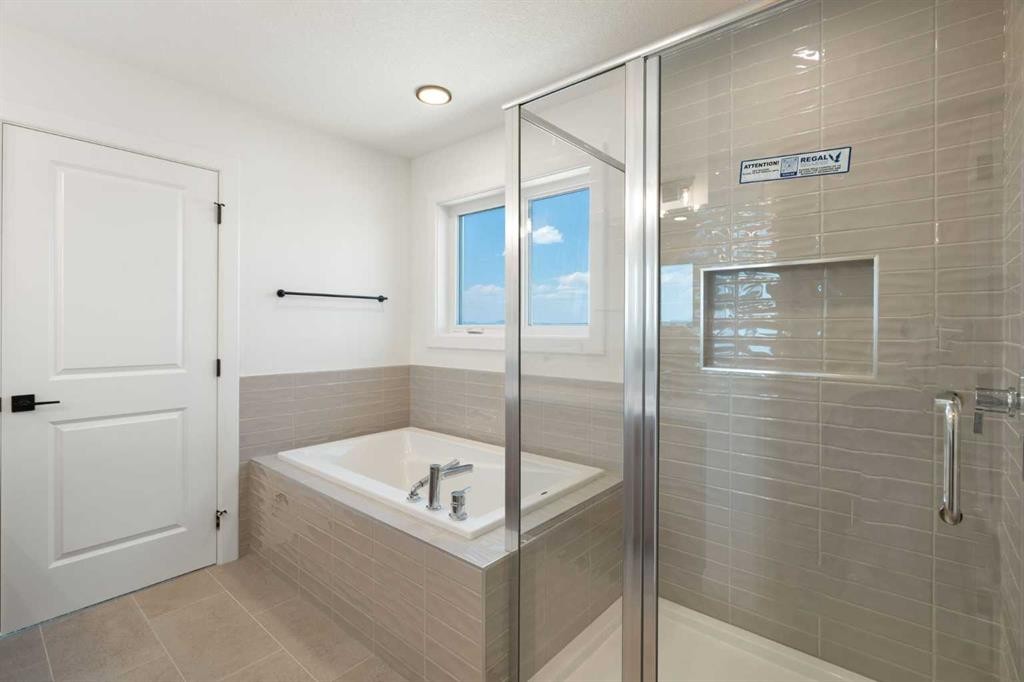 331 Rivercrest Road, Cochrane, AB - Indoor Photo Showing Bathroom
