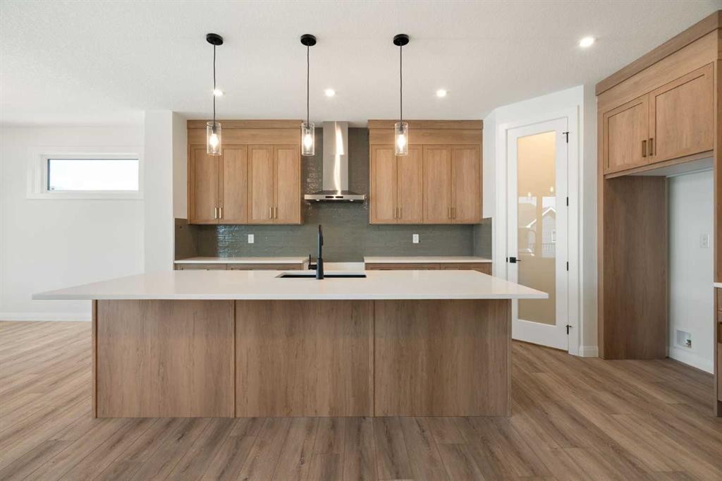 331 Rivercrest Road, Cochrane, AB - Indoor Photo Showing Kitchen
