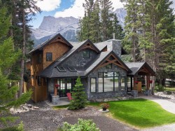 533 3rd Street Canmore, AB T1W 2H8
