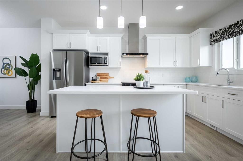 629 Savanna Drive Ne, Calgary, AB - Indoor Photo Showing Kitchen With Upgraded Kitchen