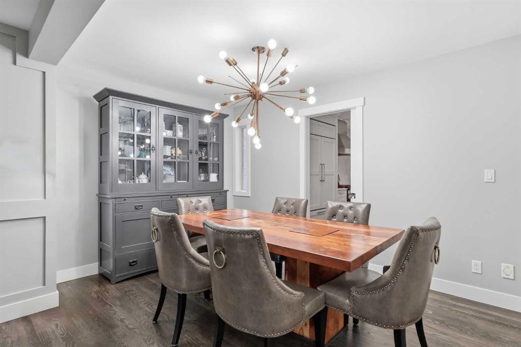 606 Schubert Place Nw, Calgary, AB - Indoor Photo Showing Dining Room