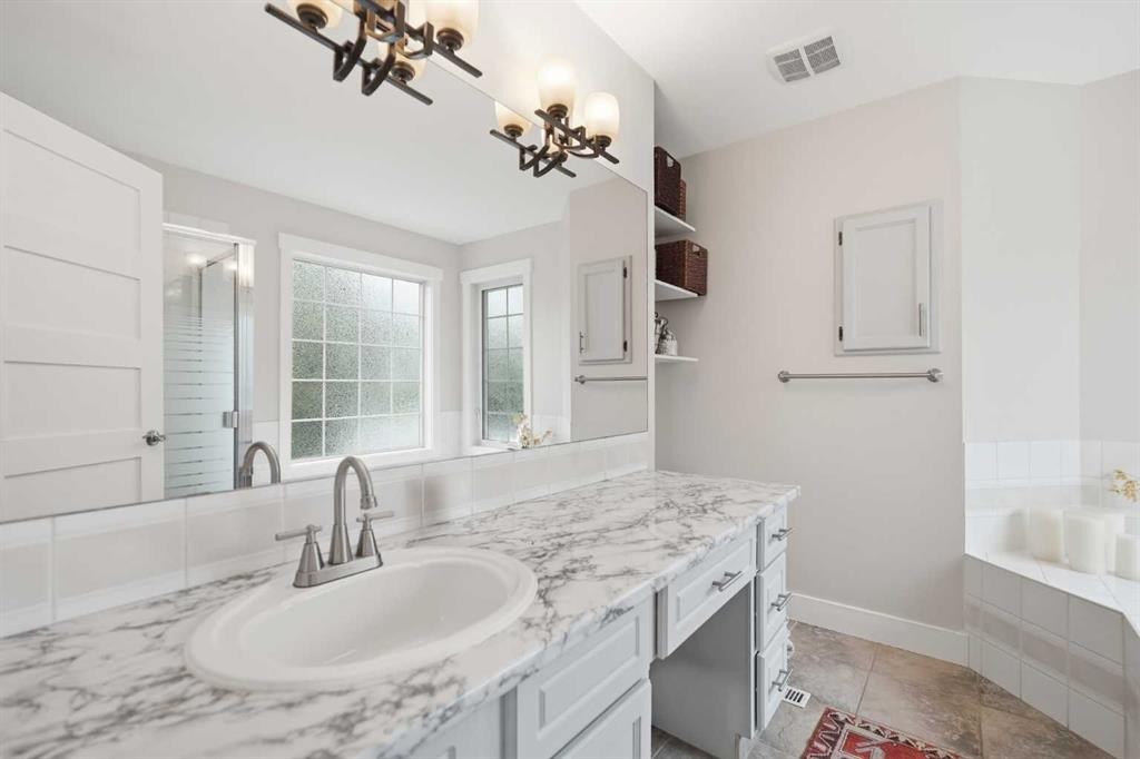 606 Schubert Place Nw, Calgary, AB - Indoor Photo Showing Bathroom