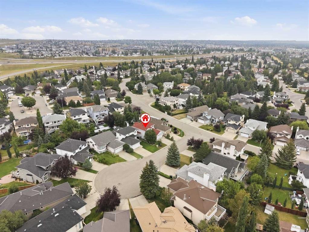 606 Schubert Place Nw, Calgary, AB - Outdoor With View