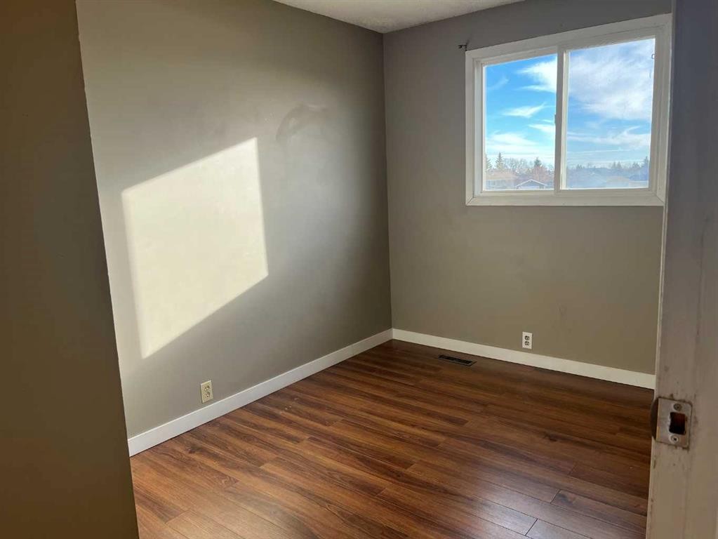 179 Falshire Drive Ne, Calgary, AB - Indoor Photo Showing Other Room