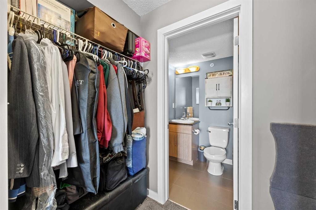 401-7110 80 Avenue Ne, Calgary, AB - Indoor With Storage