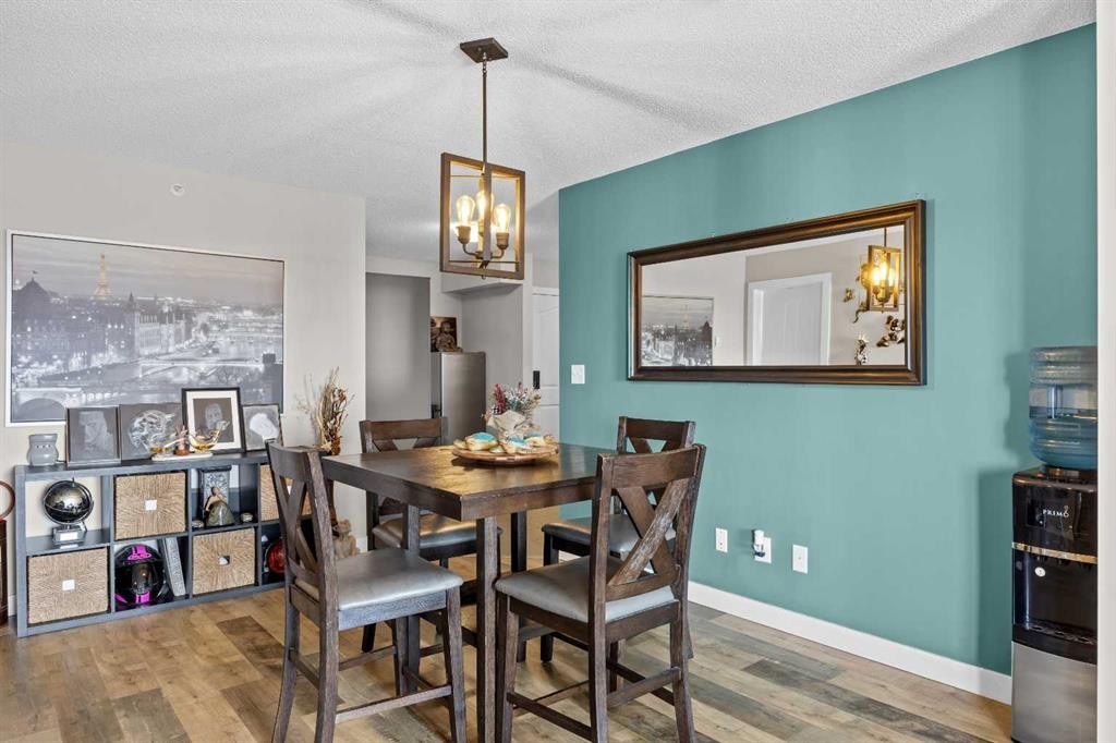 401-7110 80 Avenue Ne, Calgary, AB - Indoor Photo Showing Dining Room