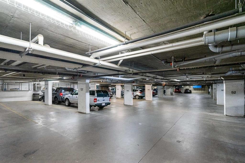 2307-604 East Lake Boulevard Ne, Airdrie, AB - Indoor Photo Showing Garage
