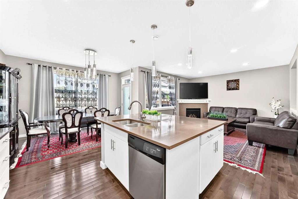 56 Evansborough Green Nw, Calgary, AB - Indoor Photo Showing Other Room