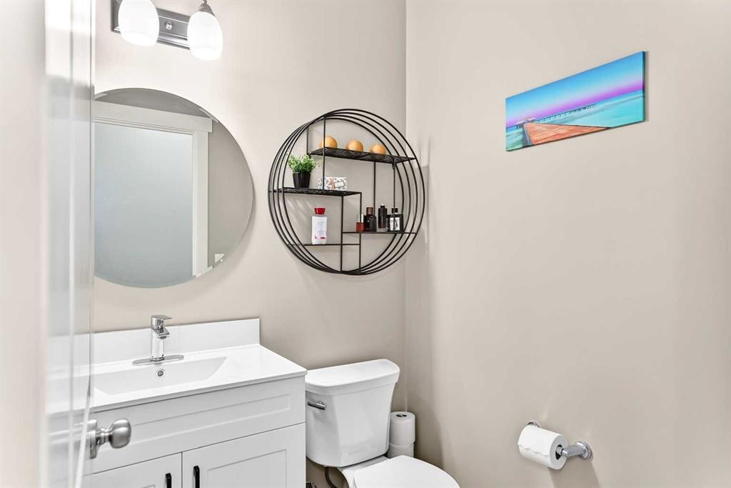 56 Evansborough Green Nw, Calgary, AB - Indoor Photo Showing Bathroom