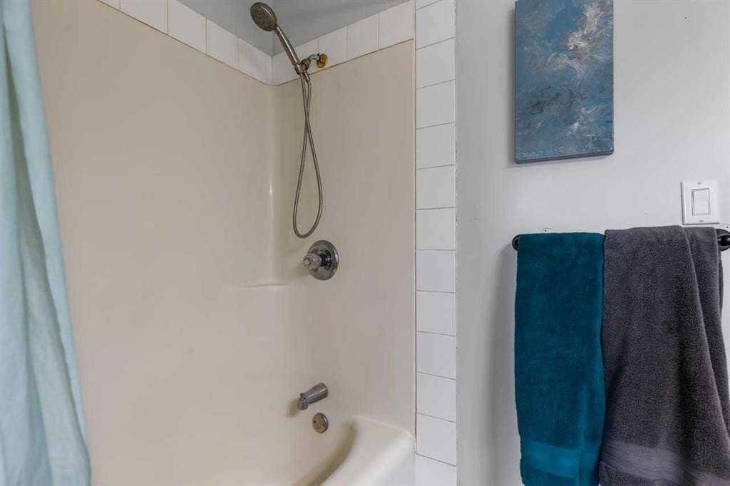 466054 113 Street East, Rural Foothills County, AB - Indoor Photo Showing Bathroom