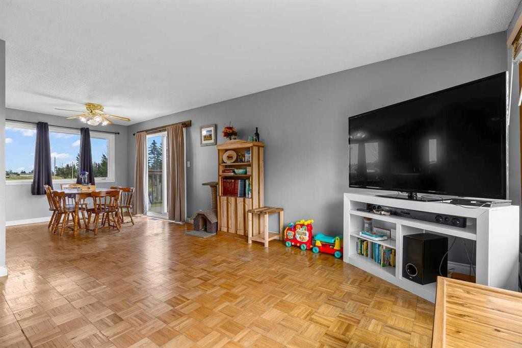 466054 113 Street East, Rural Foothills County, AB - Indoor