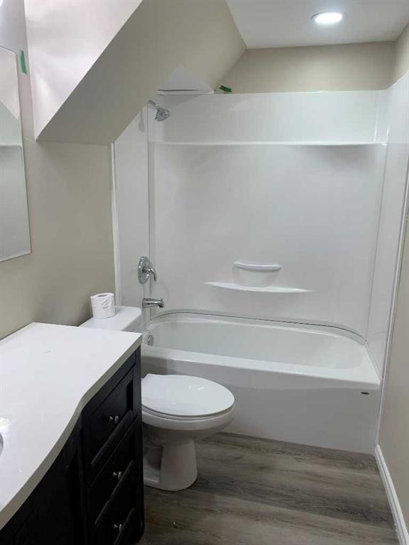 2614 44 Street Se, Calgary, AB - Indoor Photo Showing Bathroom