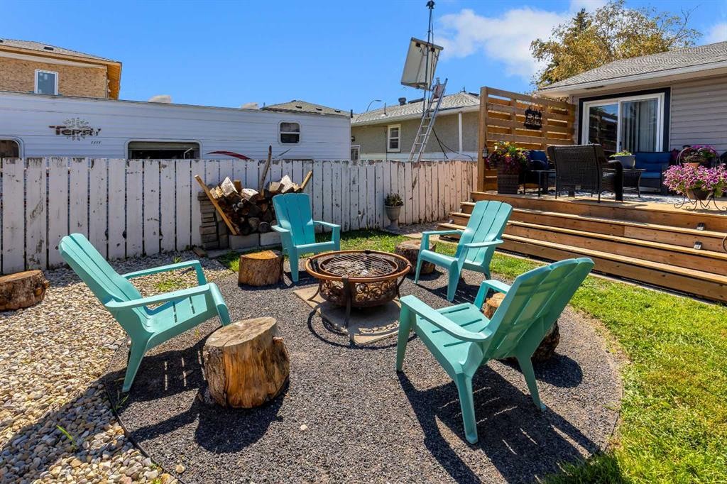 2614 44 Street Se, Calgary, AB - Outdoor With Deck Patio Veranda With Exterior
