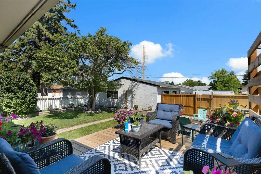 2614 44 Street Se, Calgary, AB - Outdoor With Deck Patio Veranda