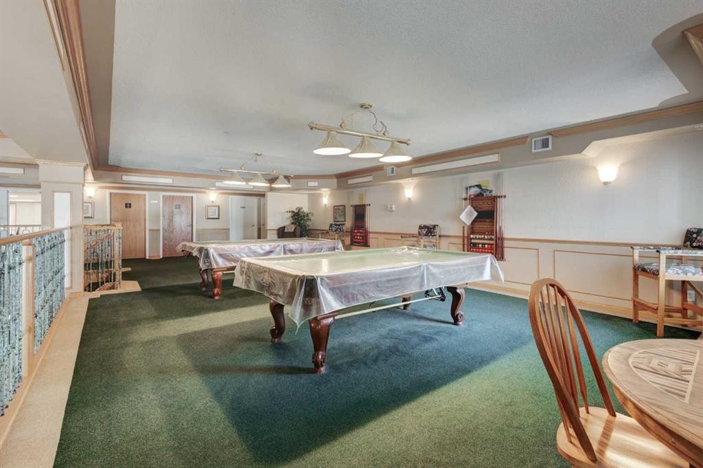 304-728 Country Hills Road Nw, Calgary, AB - Indoor Photo Showing Other Room