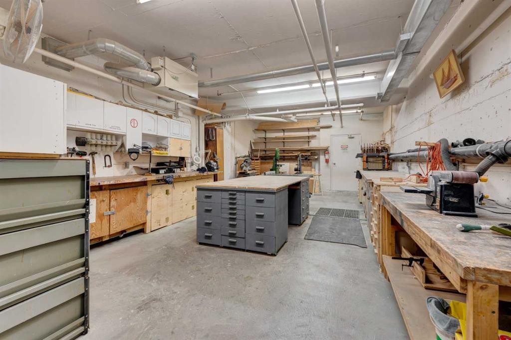 304-728 Country Hills Road Nw, Calgary, AB - Indoor