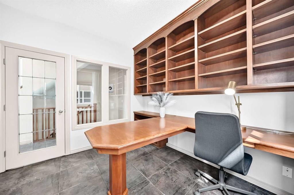 14 Springborough Crescent Sw, Calgary, AB - Indoor Photo Showing Office