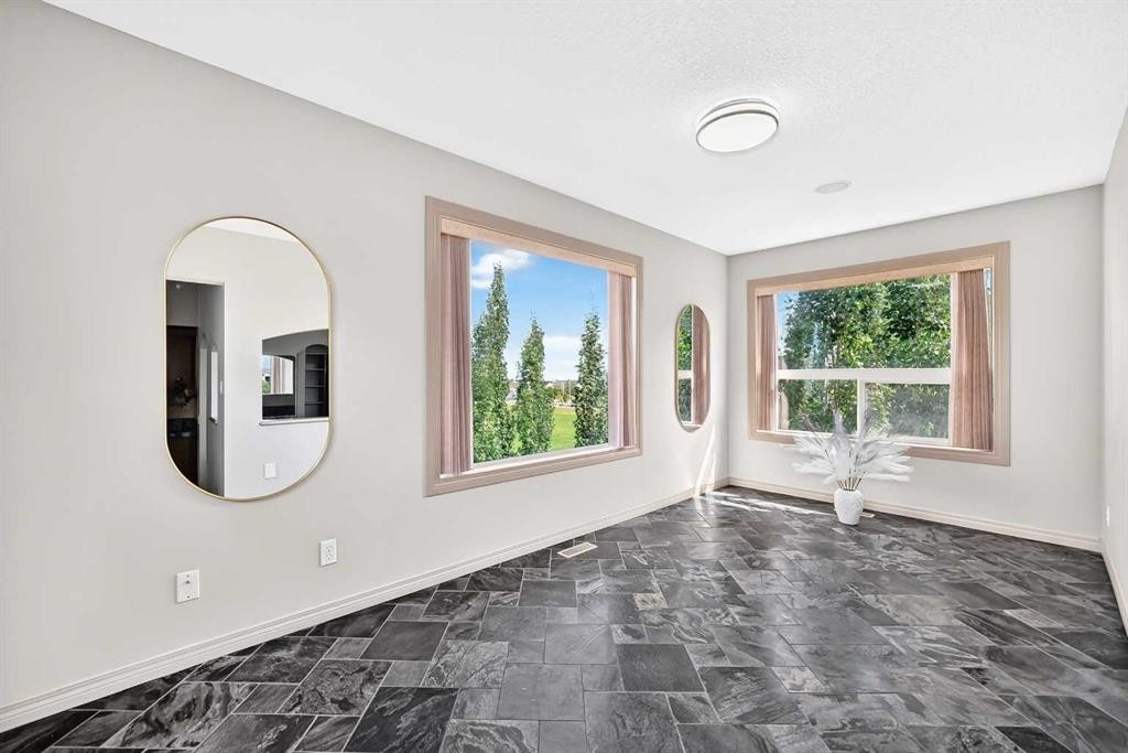14 Springborough Crescent Sw, Calgary, AB - Indoor Photo Showing Other Room