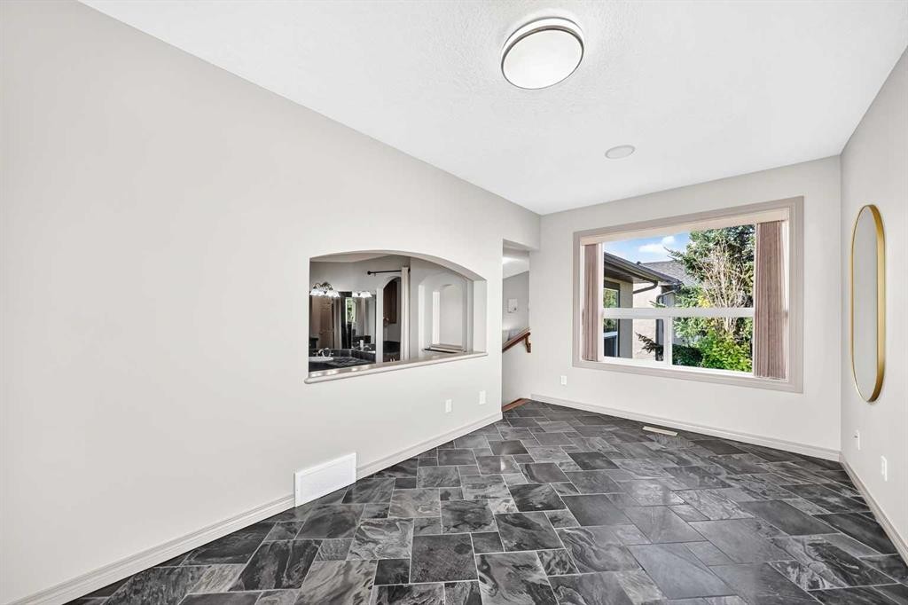 14 Springborough Crescent Sw, Calgary, AB - Indoor Photo Showing Other Room