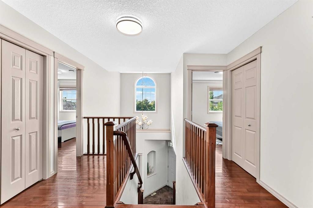 14 Springborough Crescent Sw, Calgary, AB - Indoor Photo Showing Other Room