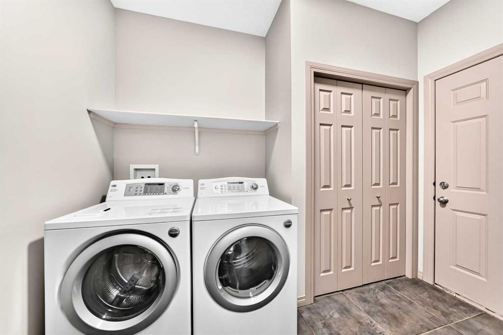 14 Springborough Crescent Sw, Calgary, AB - Indoor Photo Showing Laundry Room