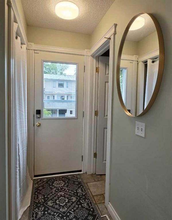 672 Killarney Glen Court Sw, Calgary, AB - Indoor Photo Showing Other Room