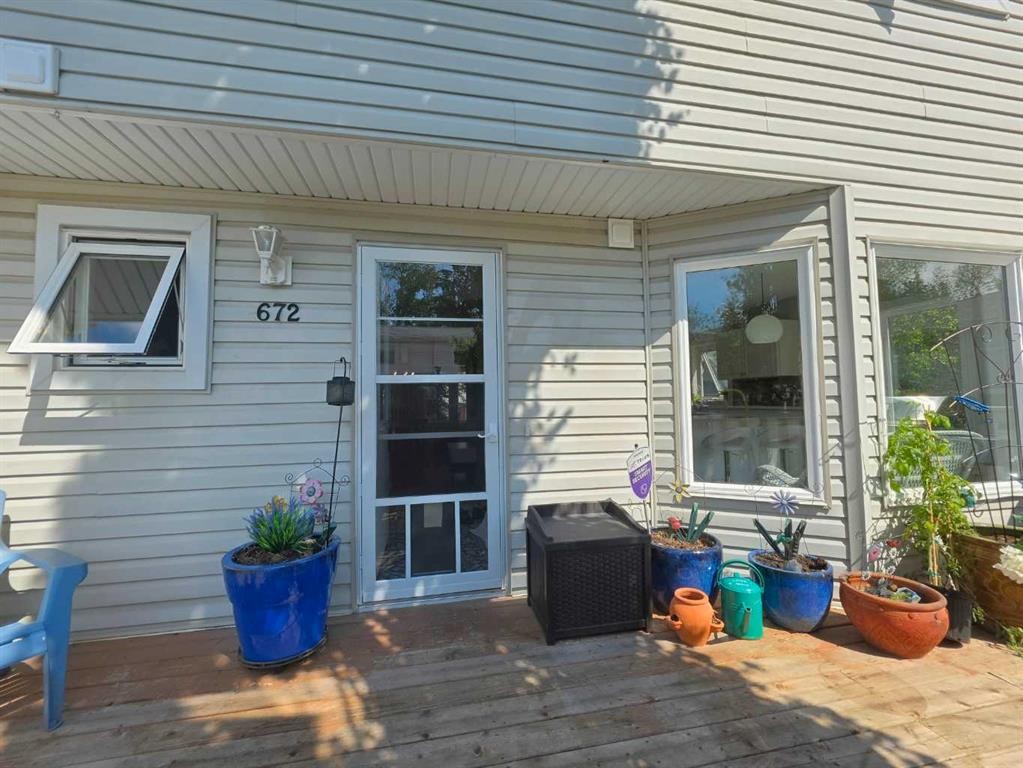 672 Killarney Glen Court Sw, Calgary, AB - Outdoor With Deck Patio Veranda With Exterior
