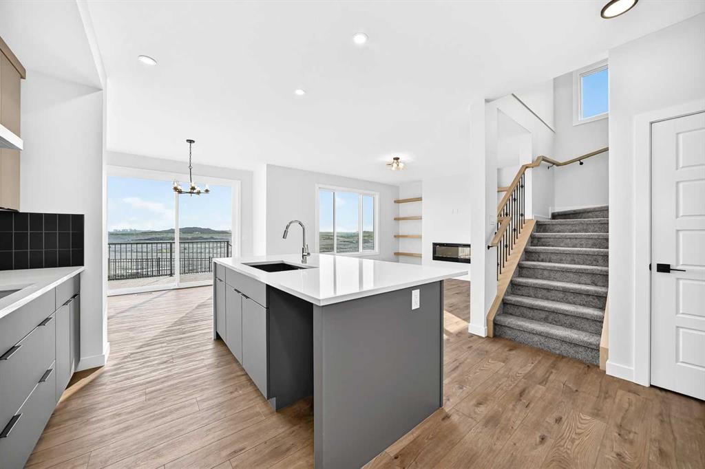199 Langwell Common Se, Airdrie, AB - Indoor Photo Showing Kitchen With Upgraded Kitchen