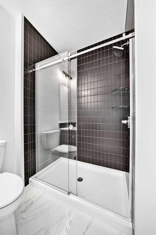 199 Langwell Common Se, Airdrie, AB - Indoor Photo Showing Bathroom