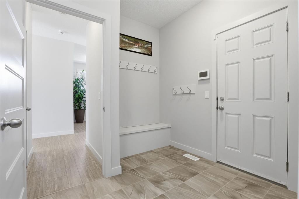 4 Heritage Terrace, Cochrane, AB - Indoor Photo Showing Other Room