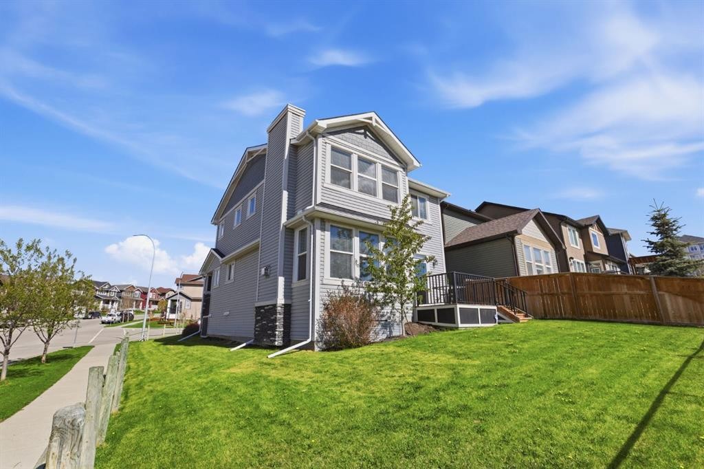 4 Heritage Terrace, Cochrane, AB - Outdoor