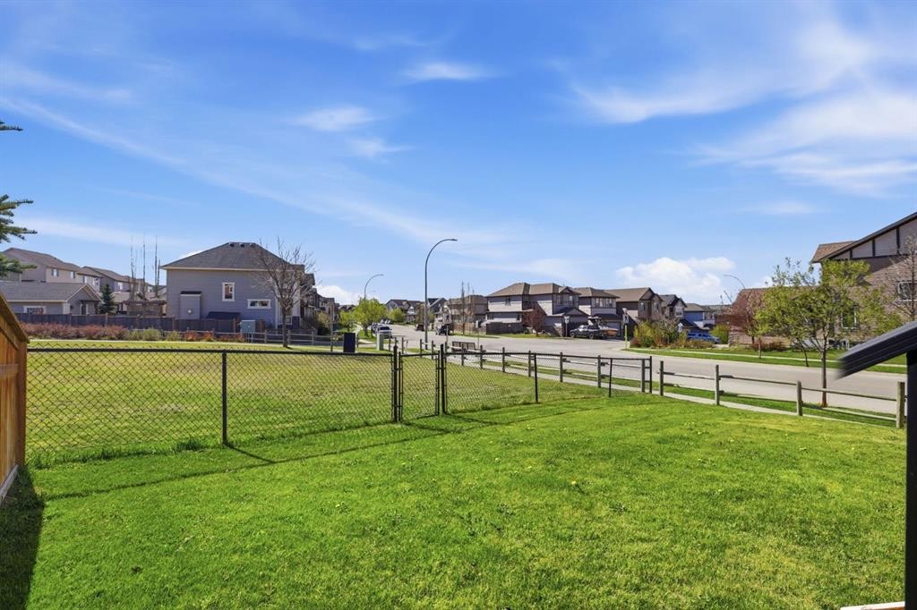 4 Heritage Terrace, Cochrane, AB - Outdoor