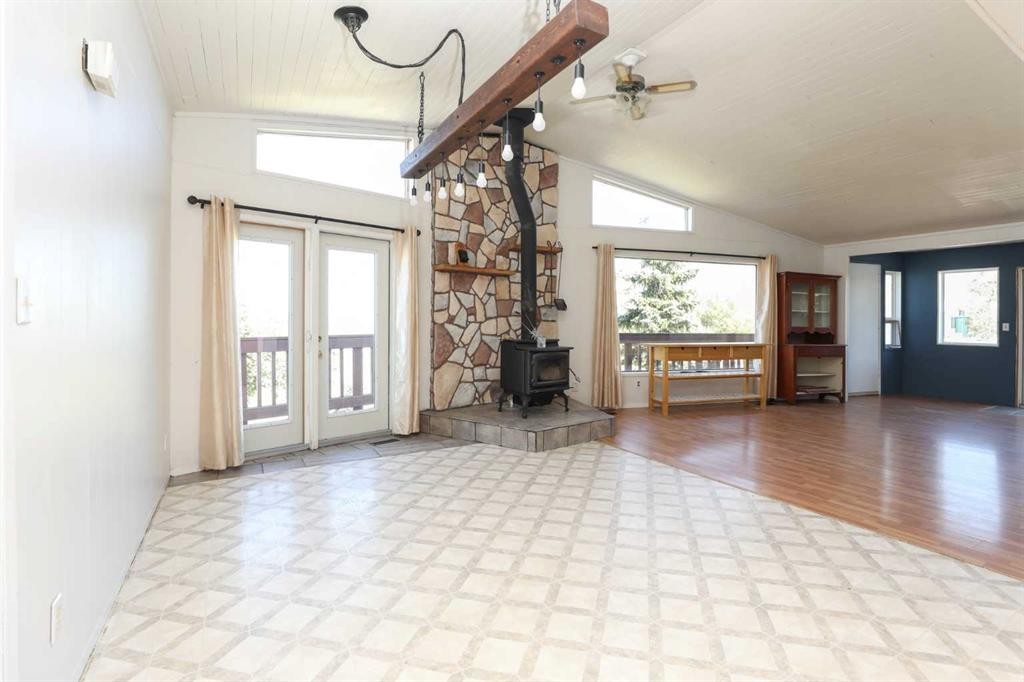 1411 Twp Rd 7-3 Road, Rural Pincher Creek No. 9, M.D. Of, AB - Indoor With Fireplace
