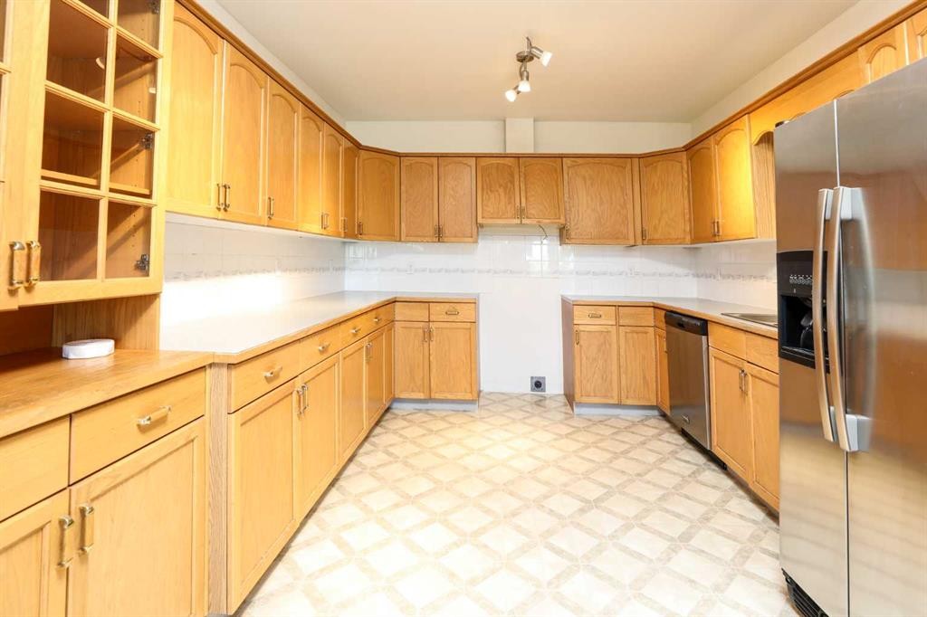 1411 Twp Rd 7-3 Road, Rural Pincher Creek No. 9, M.D. Of, AB - Indoor Photo Showing Kitchen