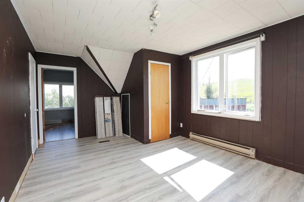 1411 Twp Rd 7-3 Road, Rural Pincher Creek No. 9, M.D. Of, AB - Indoor Photo Showing Other Room