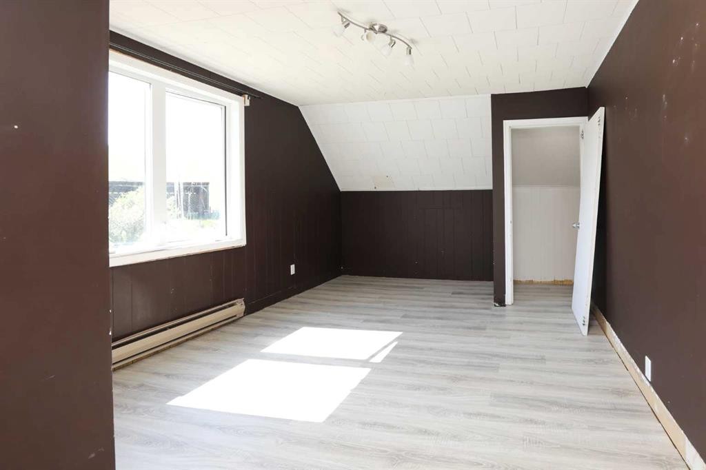 1411 Twp Rd 7-3 Road, Rural Pincher Creek No. 9, M.D. Of, AB - Indoor Photo Showing Other Room