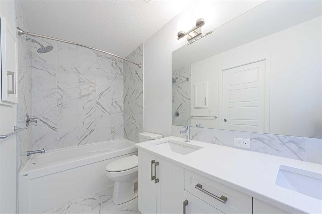 186 Aquila Drive Nw, Calgary, AB - Indoor Photo Showing Bathroom