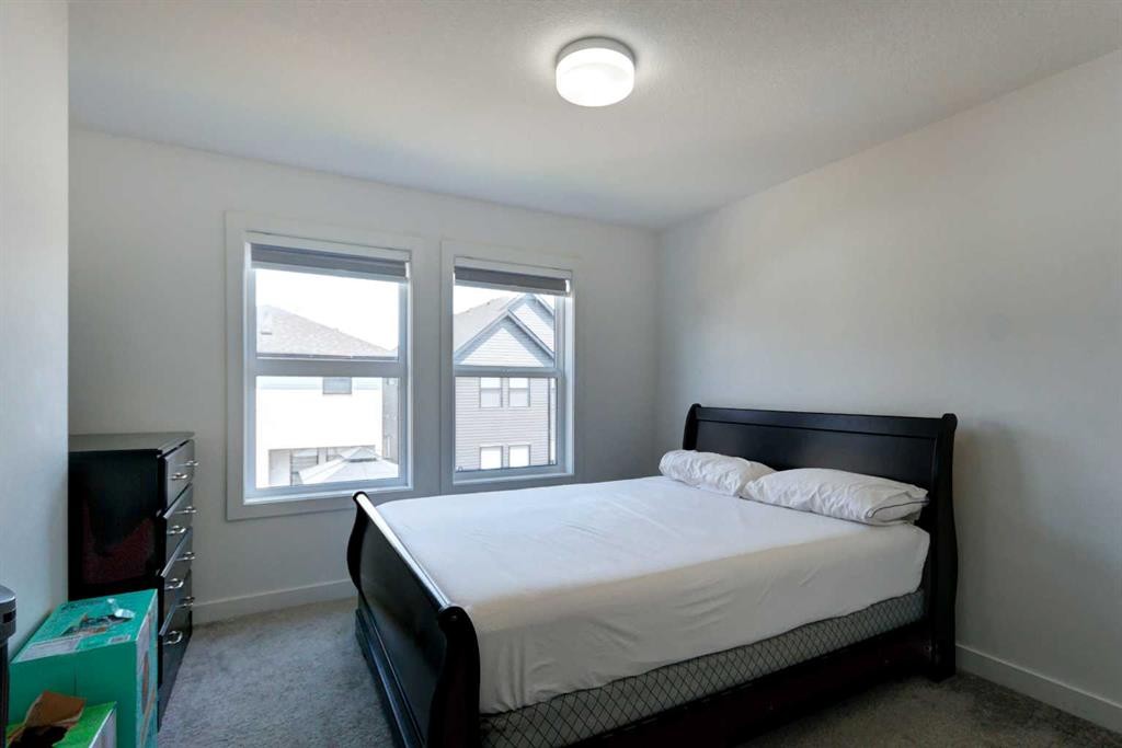 92 Copperhead Grove Se, Calgary, AB - Indoor Photo Showing Bedroom