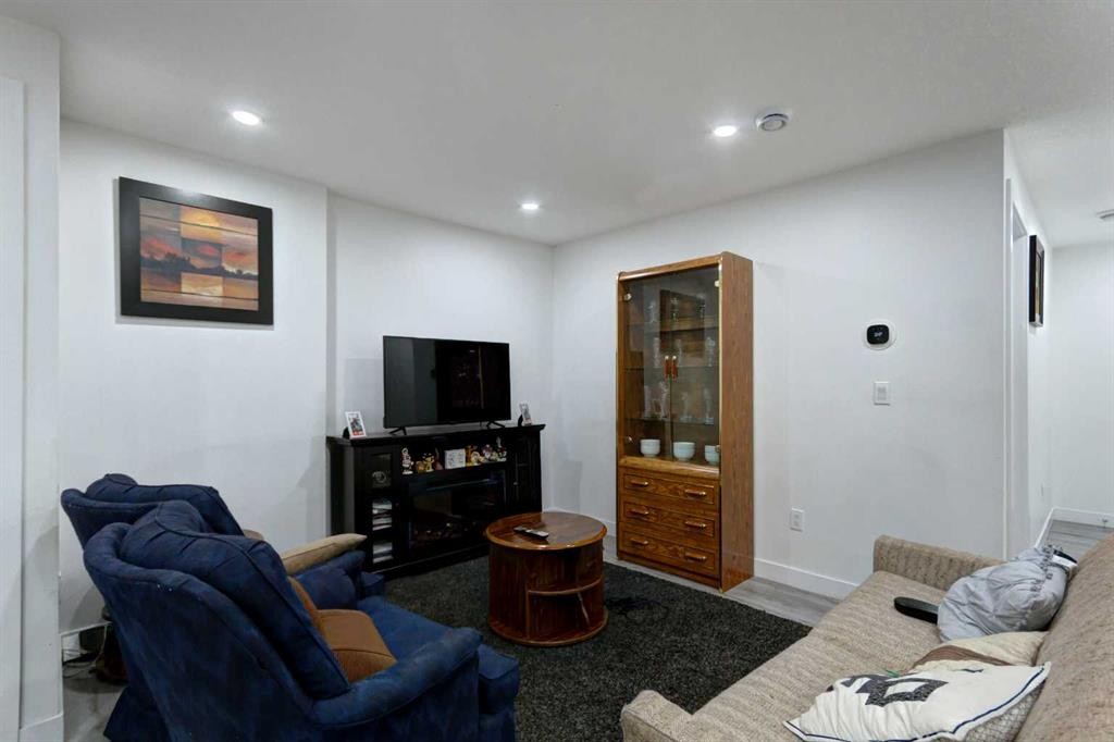92 Copperhead Grove Se, Calgary, AB - Indoor
