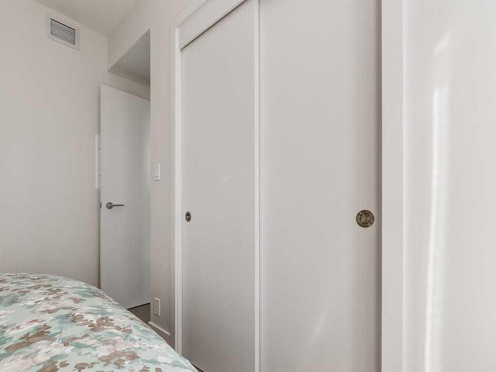 802-901 10 Avenue Sw, Calgary, AB - Indoor Photo Showing Bedroom