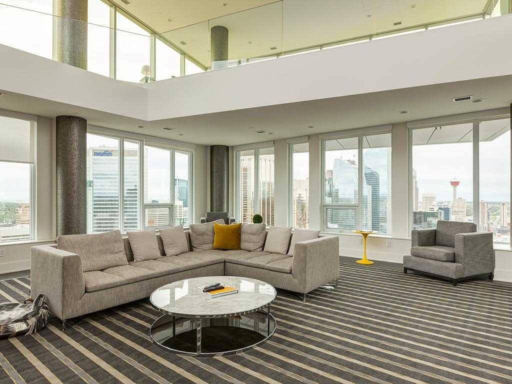802-901 10 Avenue Sw, Calgary, AB - Indoor Photo Showing Living Room