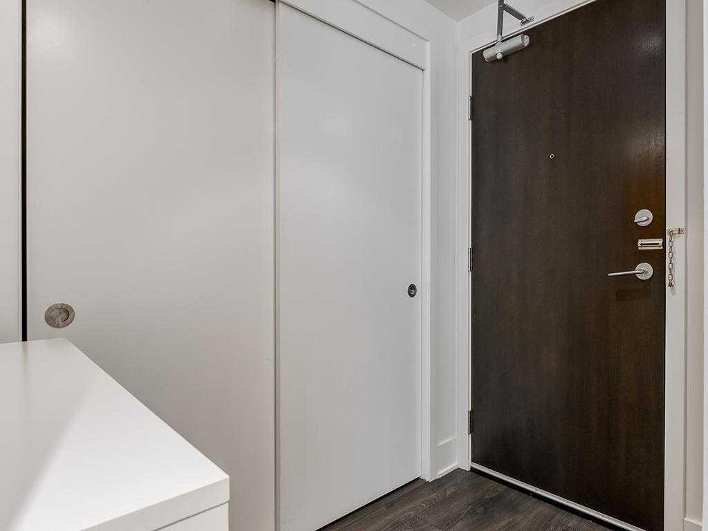 802-901 10 Avenue Sw, Calgary, AB - Indoor Photo Showing Other Room