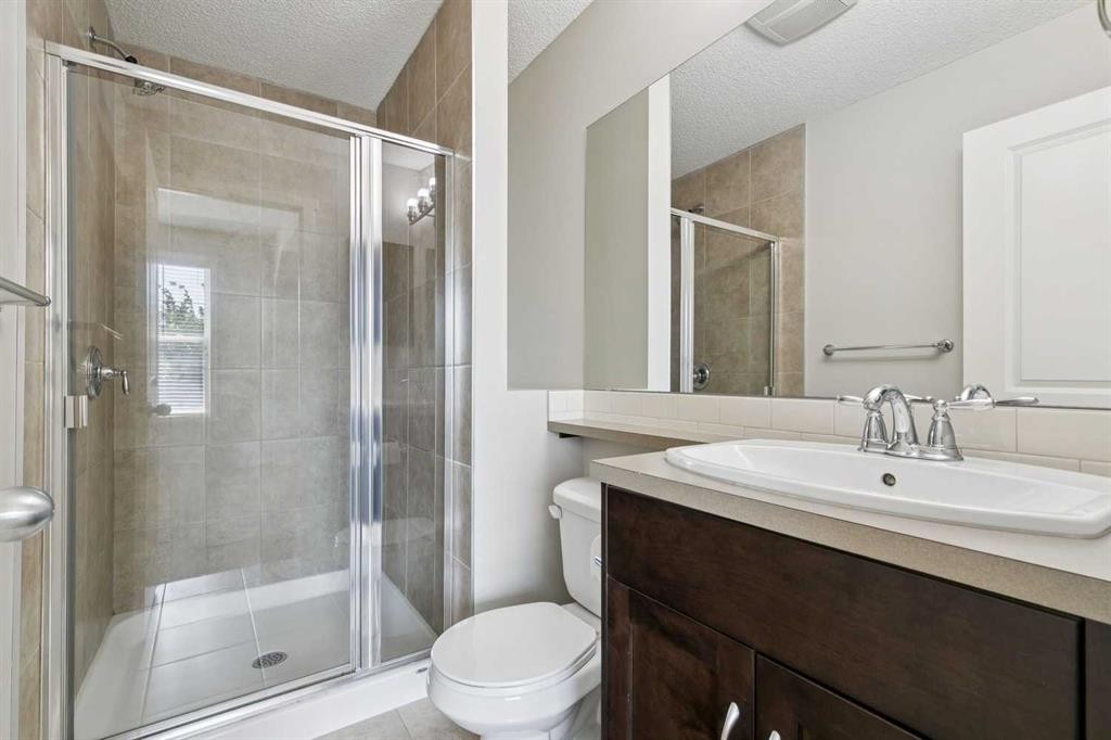 28 Walden Drive Se, Calgary, AB - Indoor Photo Showing Bathroom