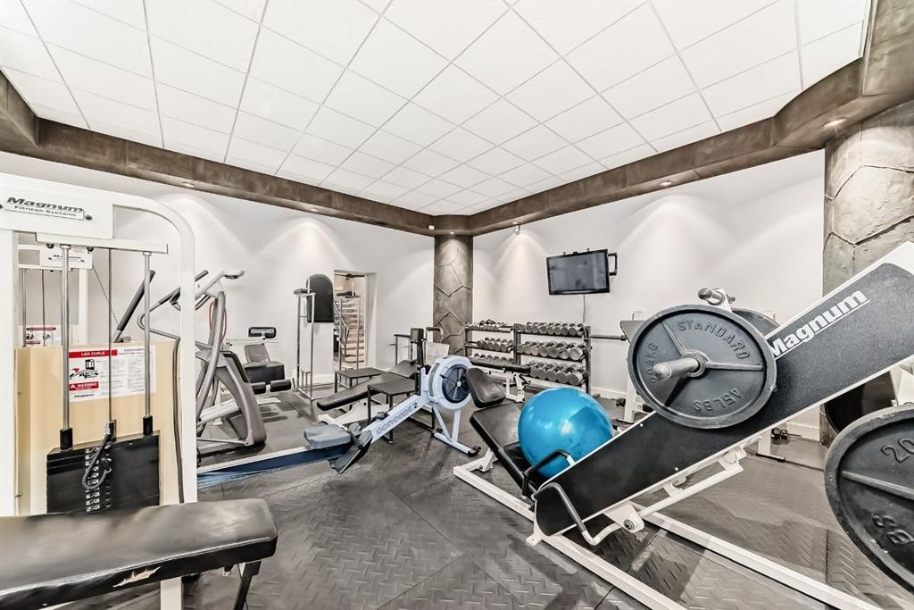 1108 Bellevue Avenue Se, Calgary, AB - Indoor Photo Showing Gym Room