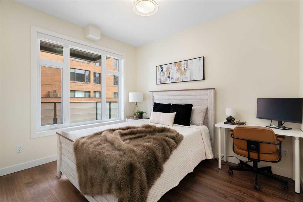 209-1720 10 Street Sw, Calgary, AB - Indoor Photo Showing Bedroom