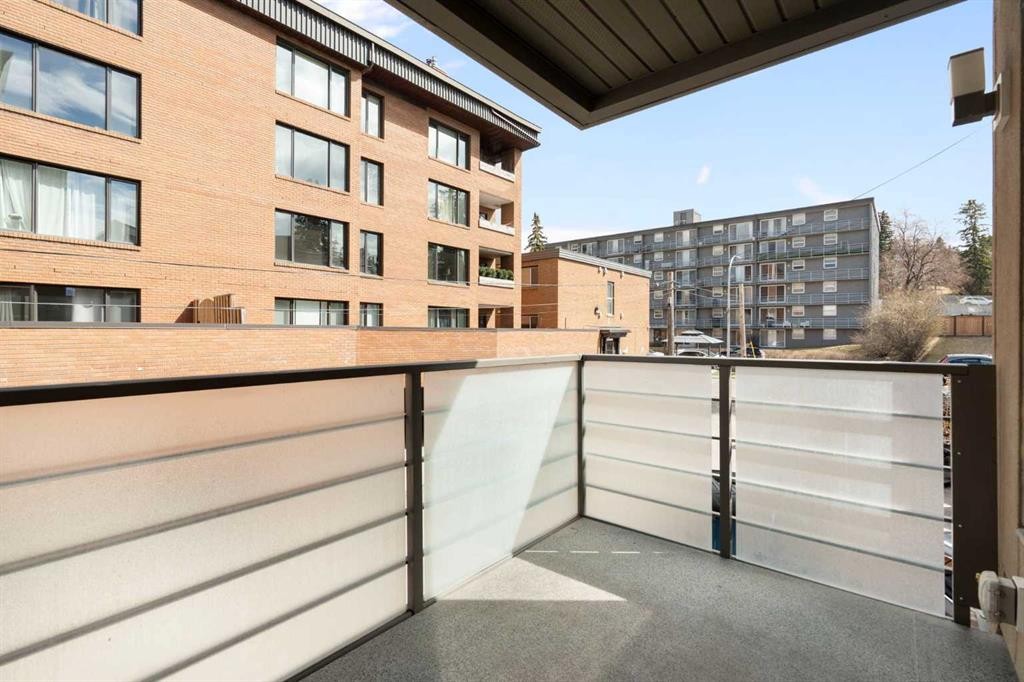 209-1720 10 Street Sw, Calgary, AB - Outdoor With Exterior