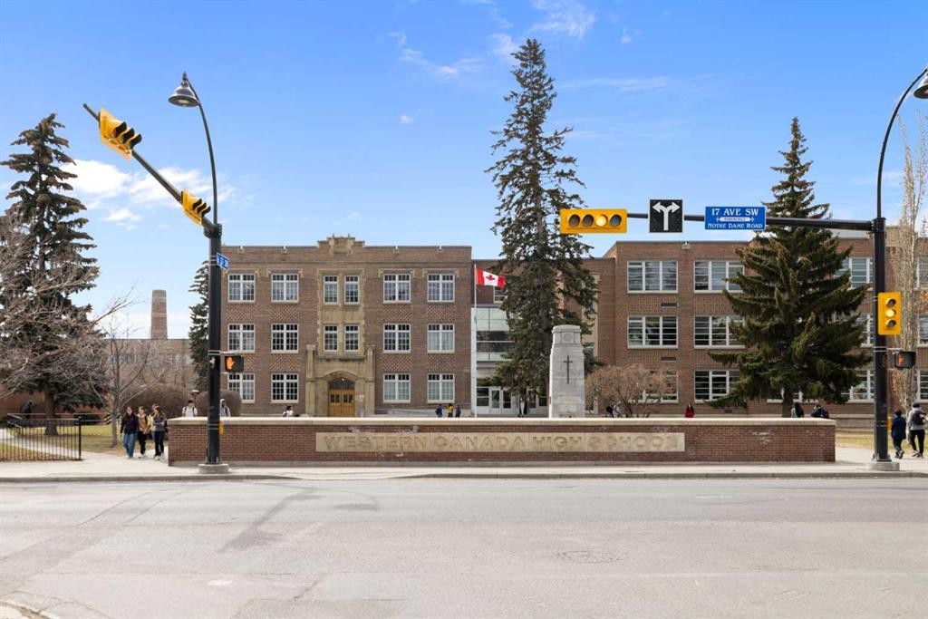 209-1720 10 Street Sw, Calgary, AB - Outdoor With Balcony With Facade